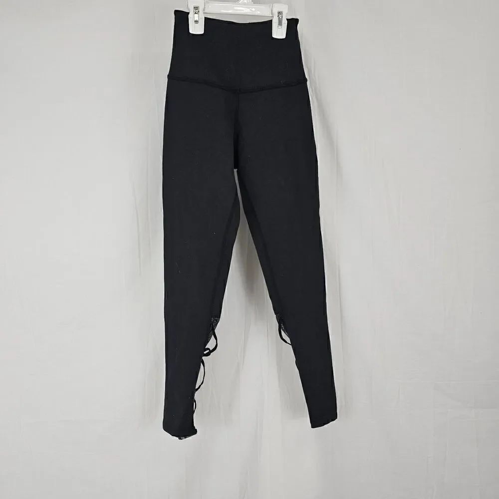 Women’s Beyond Yoga Black Lace Up Cropped Leggings Size XS